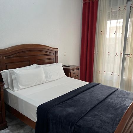 Hostal Palacios Fuencarral Мадрид Екстер'єр фото