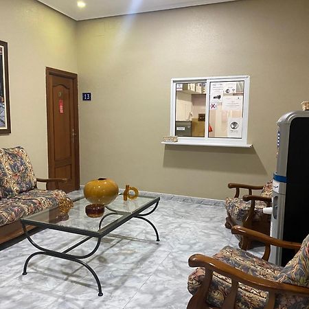 Hostal Palacios Fuencarral Мадрид Екстер'єр фото