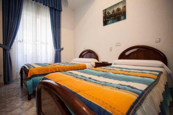 Hostal Palacios Fuencarral Мадрид Екстер'єр фото