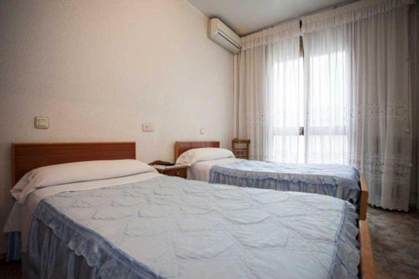 Hostal Palacios Fuencarral Мадрид Екстер'єр фото