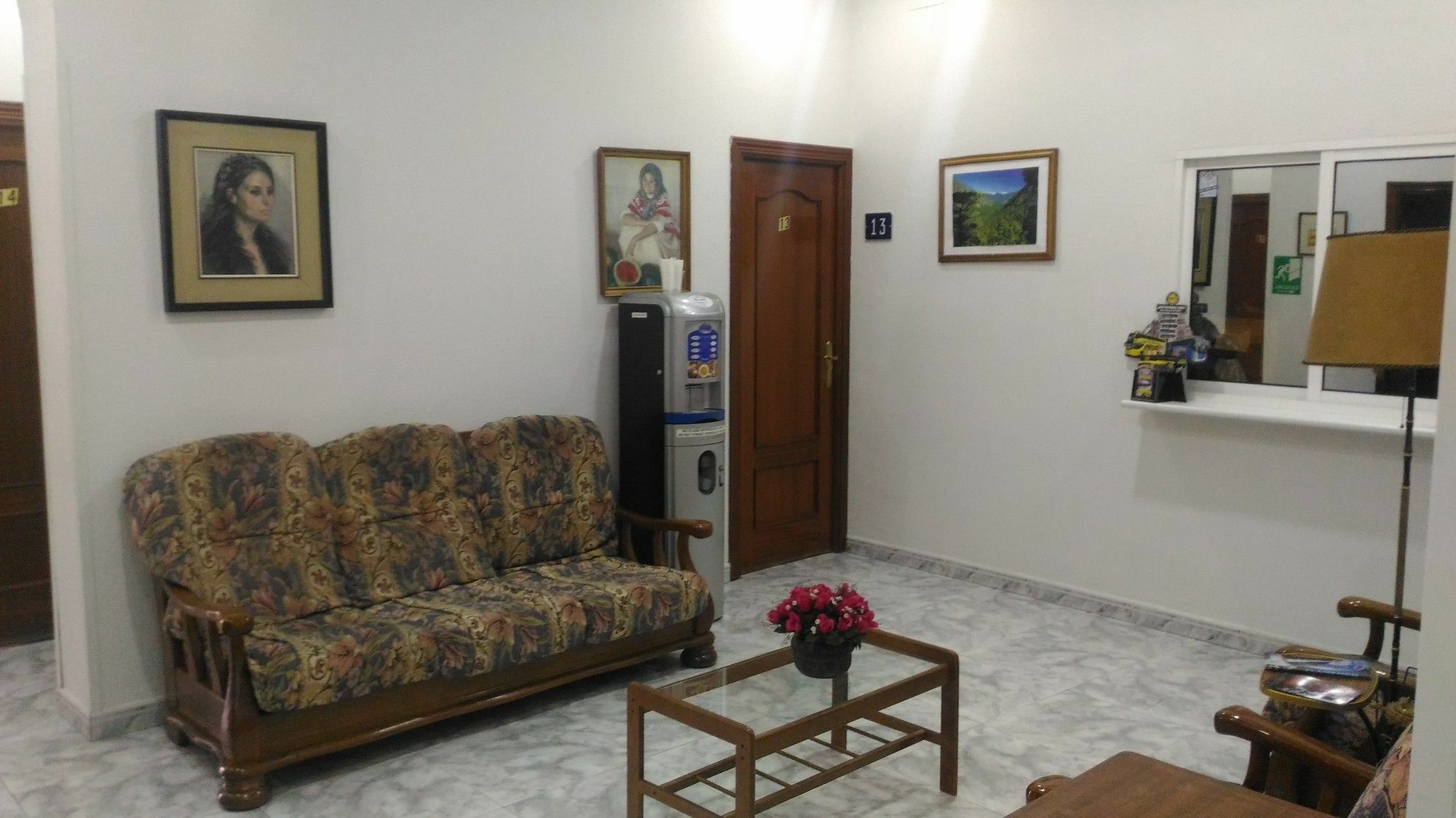 Hostal Palacios Fuencarral Мадрид Екстер'єр фото