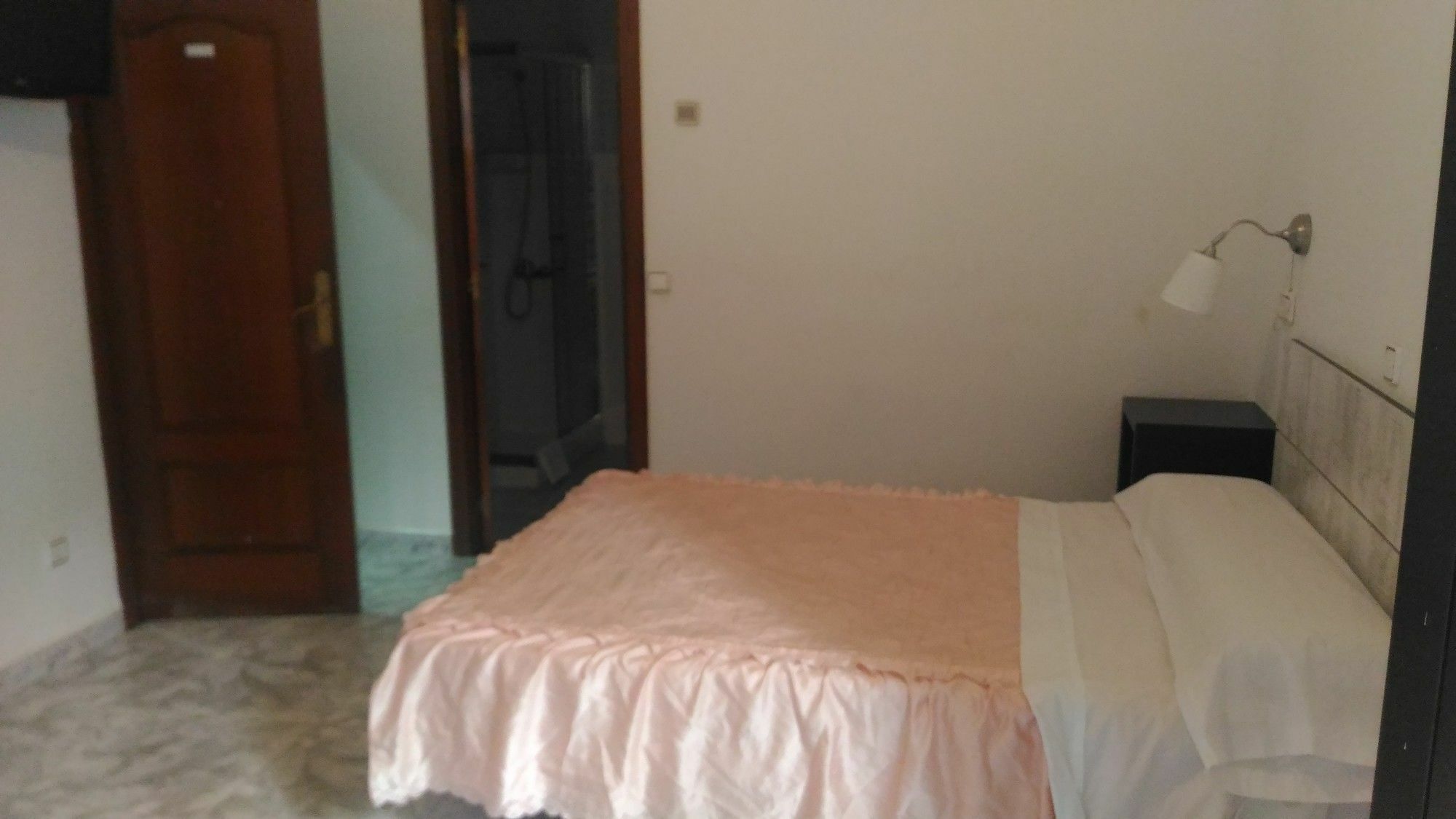 Hostal Palacios Fuencarral Мадрид Екстер'єр фото
