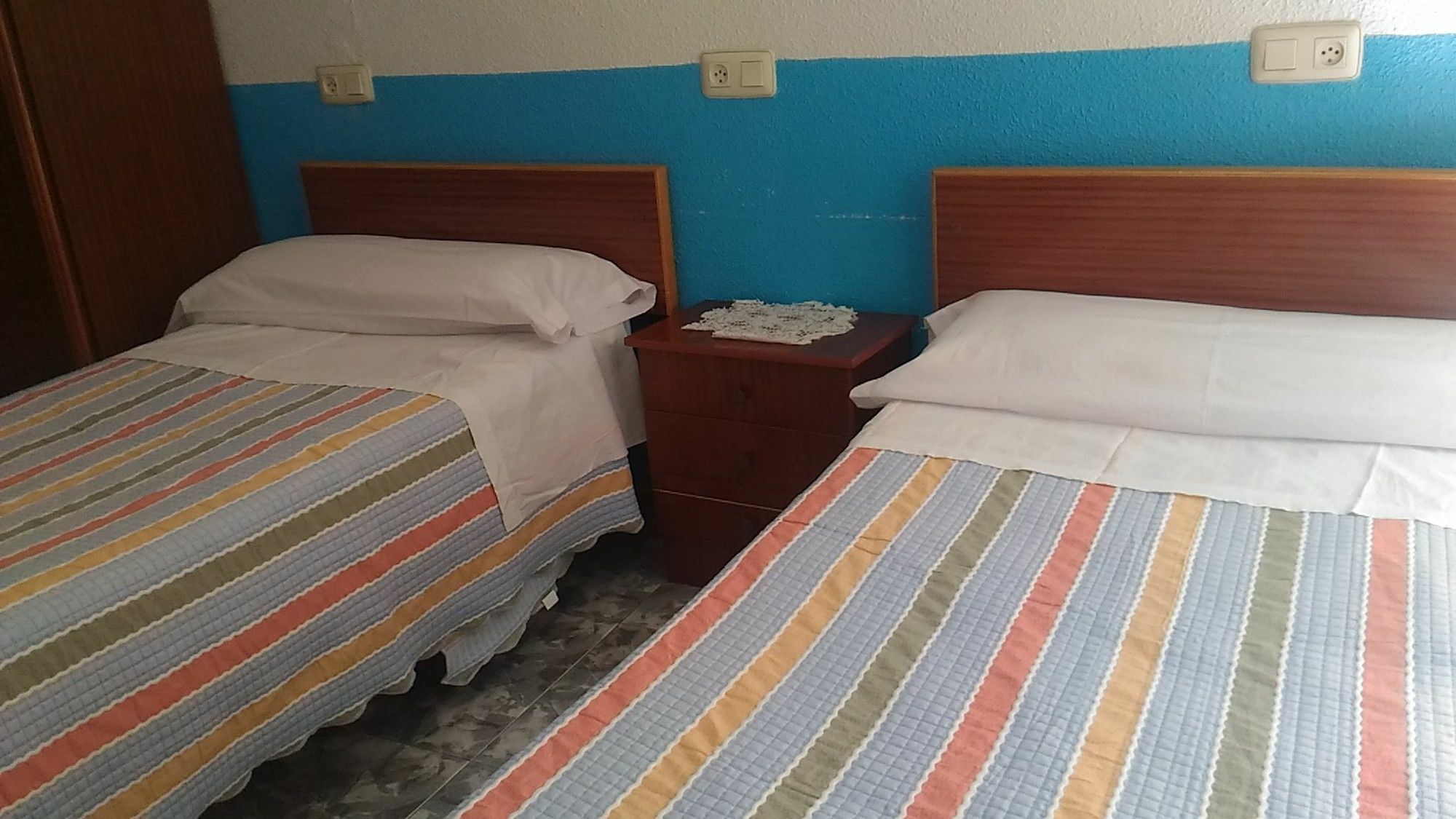 Hostal Palacios Fuencarral Мадрид Екстер'єр фото