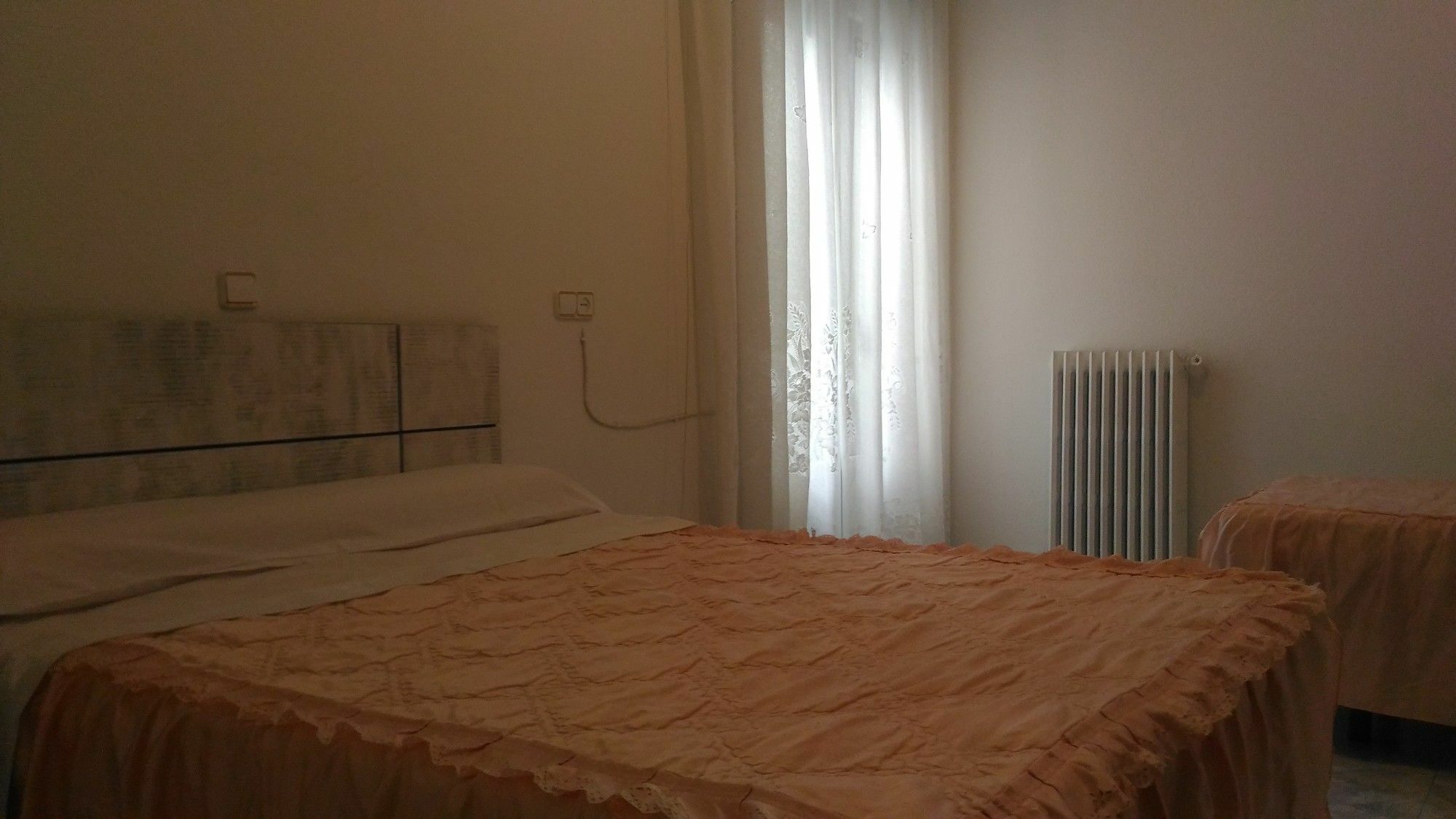 Hostal Palacios Fuencarral Мадрид Екстер'єр фото