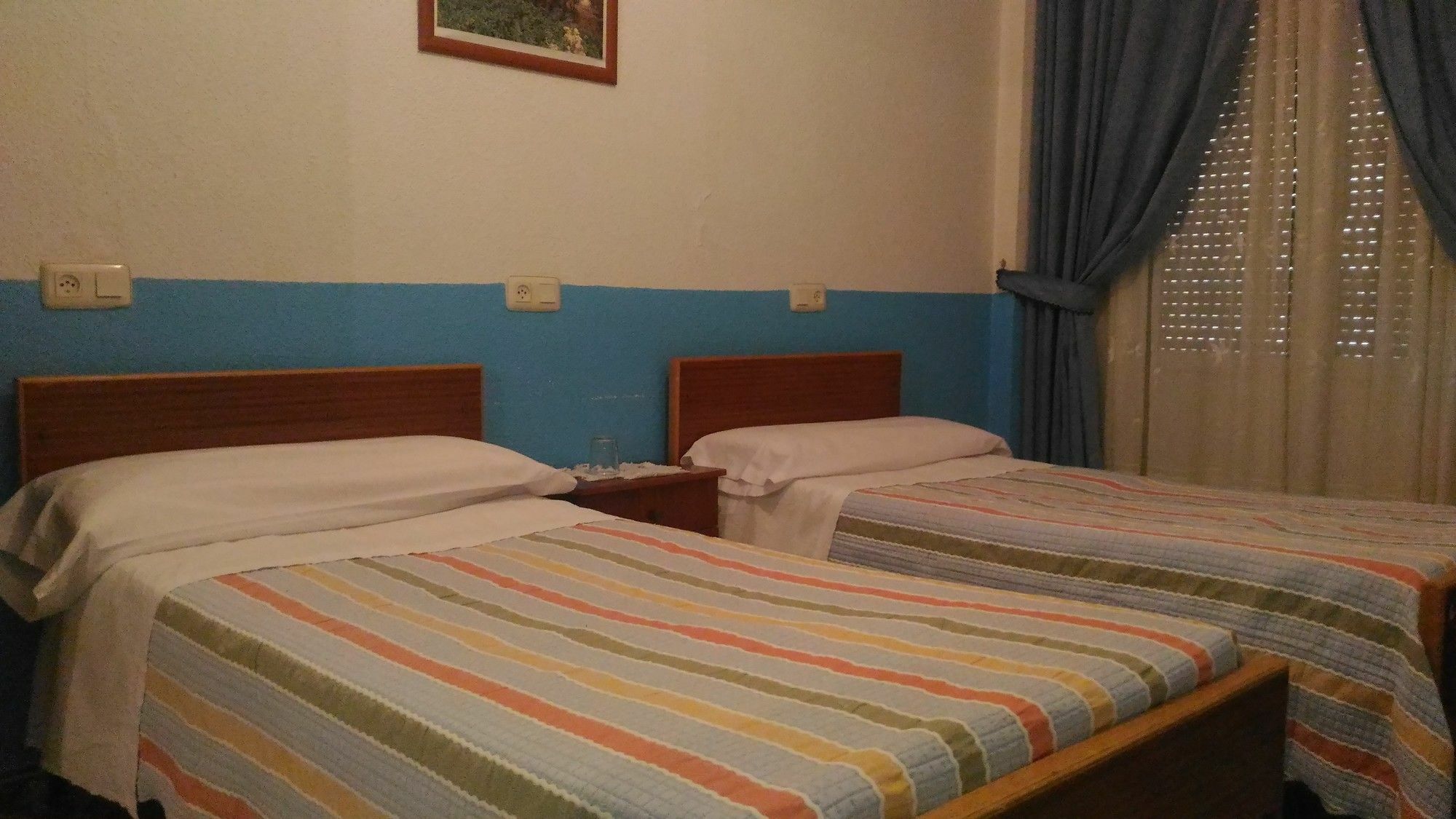 Hostal Palacios Fuencarral Мадрид Екстер'єр фото